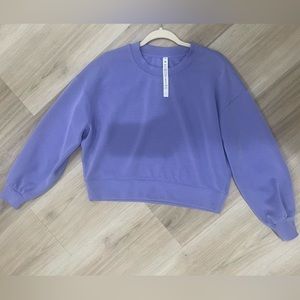 Lululemon size 4 Softstreme crew pullover in lilac purple